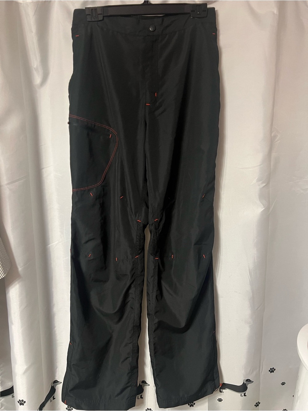 Women’s Vintage RARE Lululemon Black Track Pants w Red Contrast Stitching. EUC.
